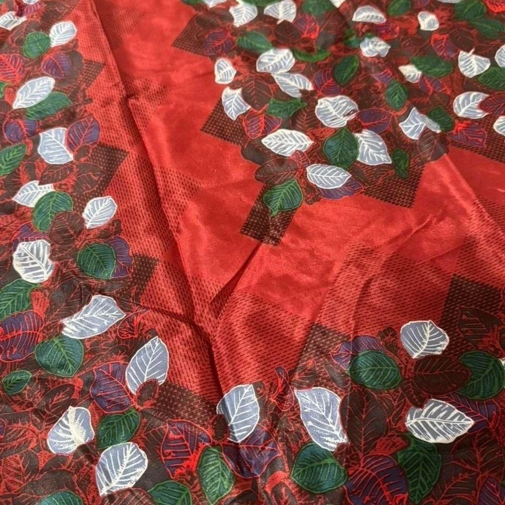 Oscar de la Renta vintage silk scarf Red and green with‎ leaf pattern